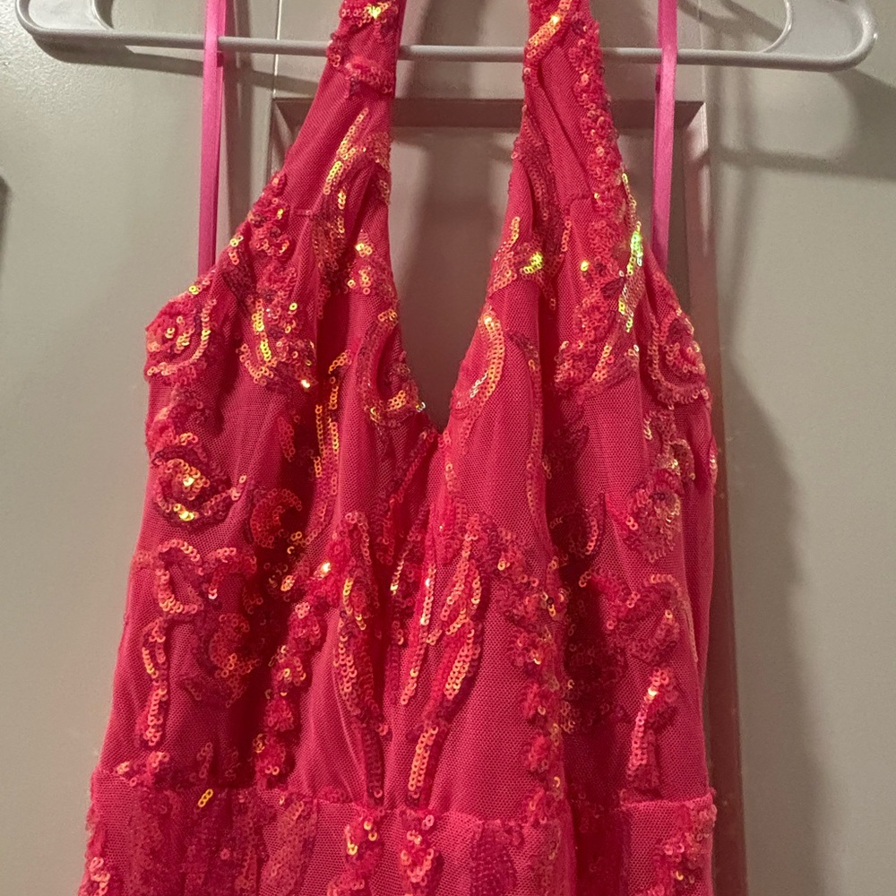 Vibrant Pink Halter prom Dress size 1/2 - Picture 2 of 6
